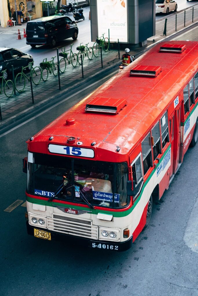 découvrez les voyages en bus en thaïlande : conseils, itinéraires, et astuces pour un transport efficace et économique à travers le pays.